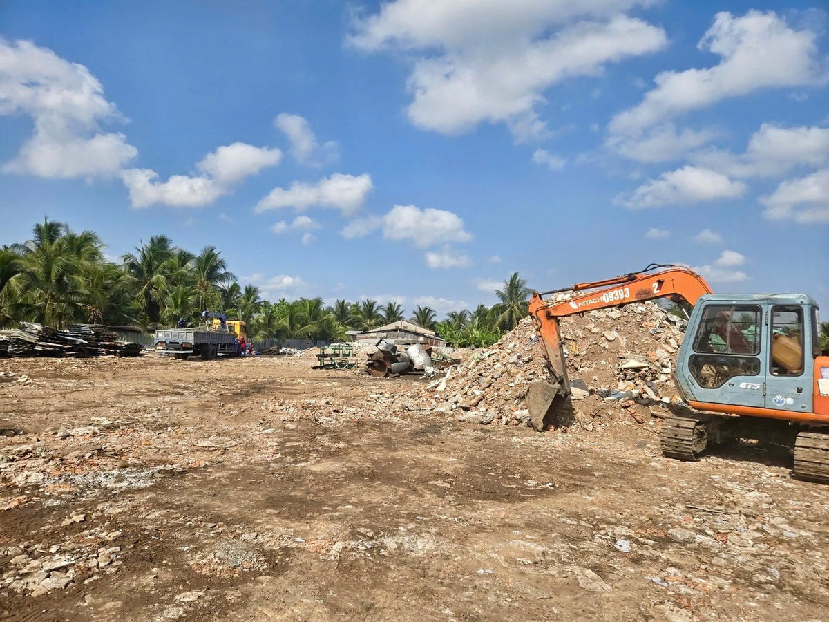 Khởi tố 07 đối tượng đổ trộm hơn 20.160 tấn chất thải về tội "gây ô nhiễm môi trường"