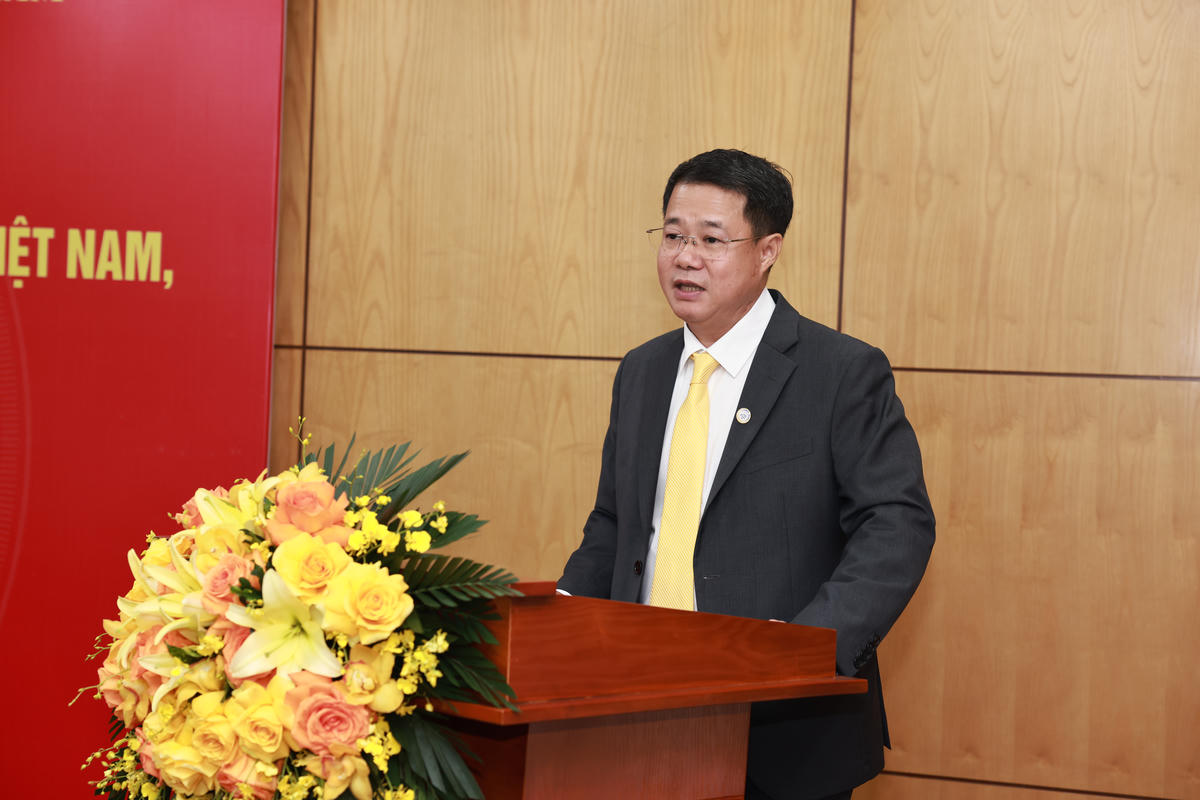 Ông Nguyễn Trường Giang, Chủ tịch Hội đồng thành viên Tổng công ty Bưu điện Việt Nam phát biểu tại buổi lễ.