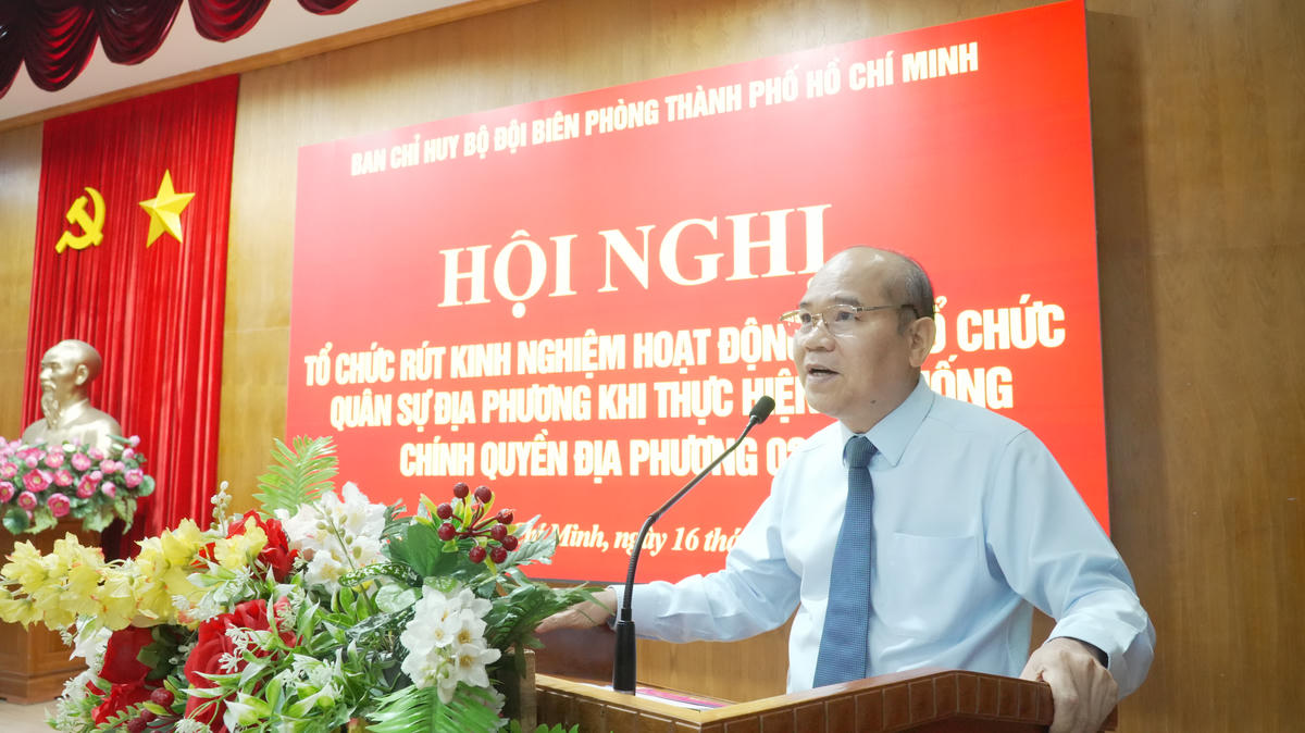 Ông Trần Văn Bảy, Phó Chủ tịch UBND TP Hồ Chí Minh phát biểu tại hội nghị. Ảnh: Quang Tiến.