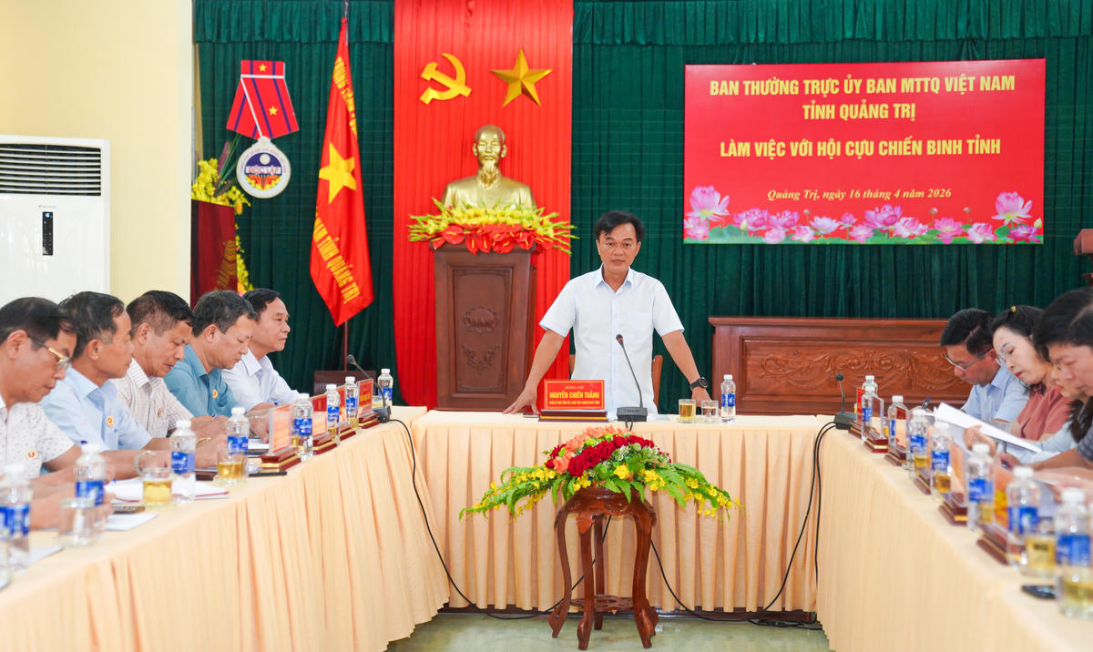 Ông Nguyễn Chiến Thắng, Chủ tịch Ủy ban MTTQ Việt Nam tỉnh Quảng Trị chủ trì buổi làm việc với Hội Cựu chiến binh tỉnh. Ảnh: Cẩm Kỳ