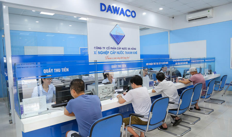 Dawaco đề nghị khách hàng nâng cao cảnh giác, chủ động bảo vệ thông tin cá nhân và tài sản trong quá trình giao dịch. Ảnh: Nguyễn Tú.