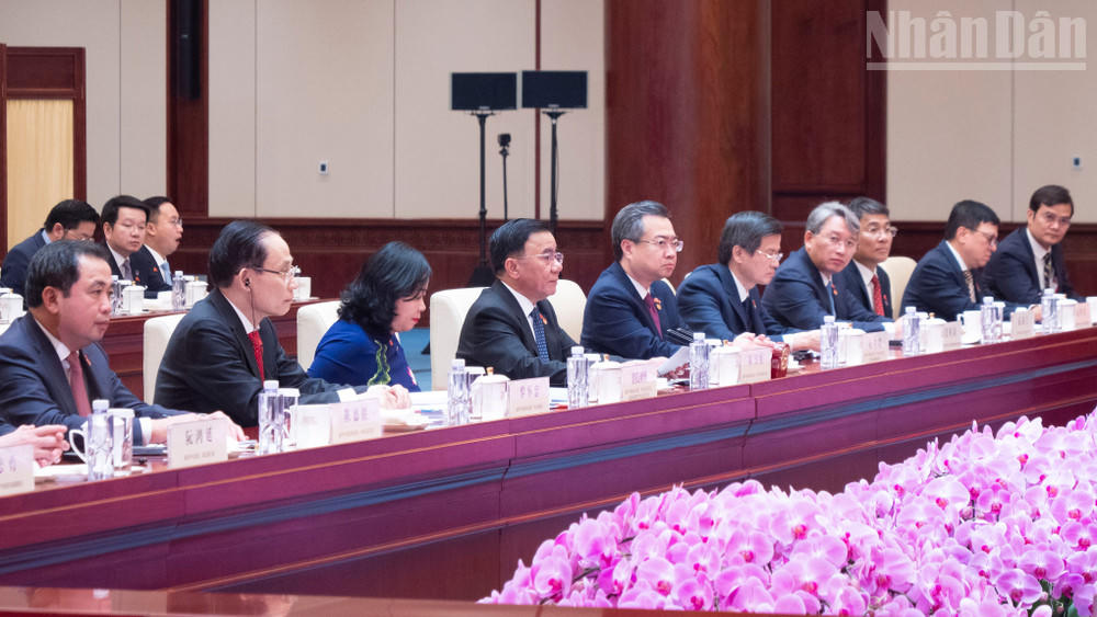 Đồng chí Thường trực Ban Bí thư Trần Cẩm Tú phát biểu tại buổi hội đàm. Ảnh: Báo Nhân Dân