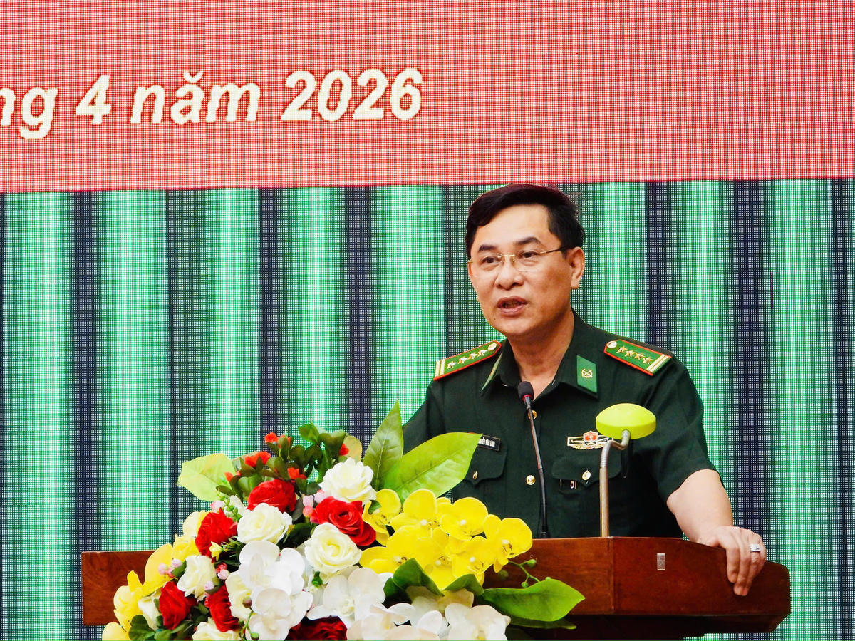 Đại tá Nguyễn Văn Lĩnh- Phó Bí thư Đảng ủy- Chỉ huy trưởng Ban Chỉ huy Bộ đội Biên phòng tỉnh chủ trì hội nghị. Ảnh: Thanh Nga.