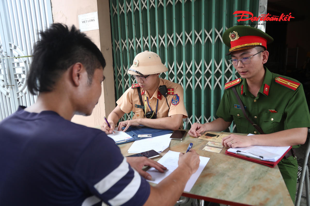 Hà Nội kiểm tra, cắt thùng xe cơi nới: Chặn vi phạm quá tải từ gốc