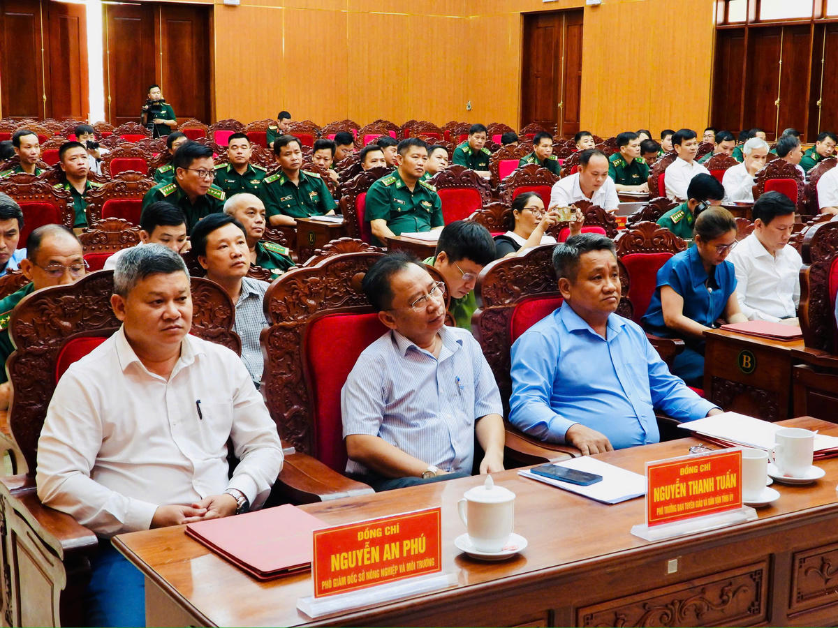 Lãnh đạo các Sở ngành dự hội nghị. Ảnh: Thanh Nga.