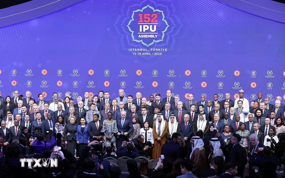 ttxvn-chu-tich-quoc-hoi-tran-thanh-man-du-phien-khai-mac-ipu-152-8704074-2.jpg