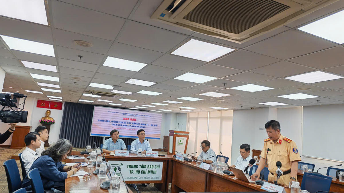 Họp báo cung cấp thông tin về các vấn đề kinh tế - xã hội trên địa bàn TP.HCM vào chiều 16/04/2026. Ảnh: An Vũ