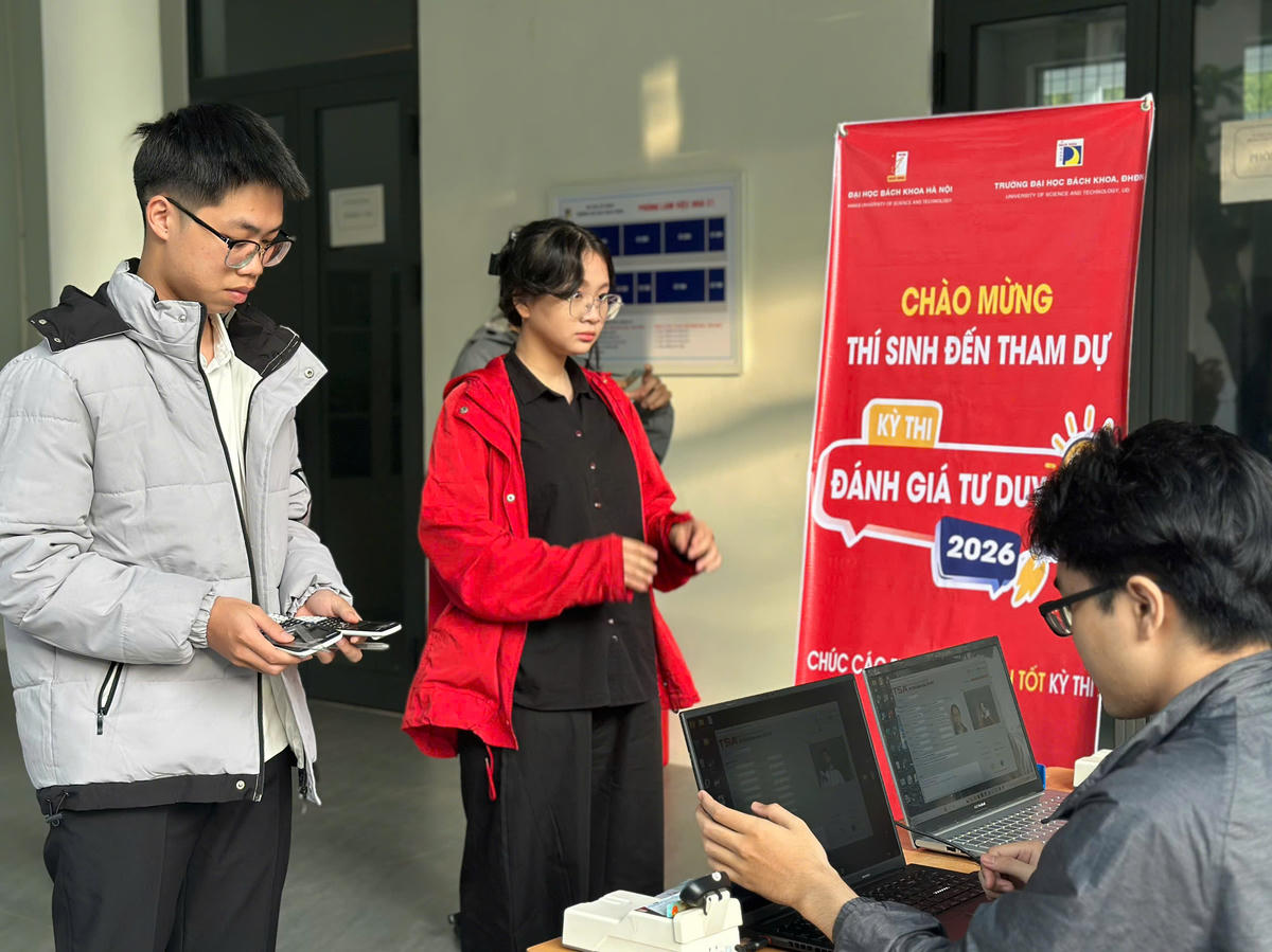 Thí sinh dự thi đánh giá tư duy của Đại học Bách khoa Hà Nội năm 2026.