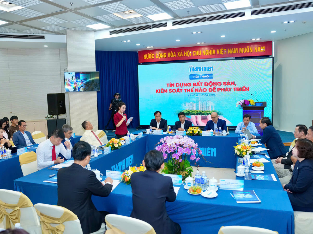 Nhiều chuyên gia kinh tế, lãnh đạo doanh nghiệp tại hội thảo “Tín dụng bất động sản, kiểm soát thế nào để phát triển”.