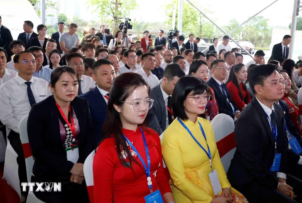 Đại biểu dự Lễ khai mạc Liên hoan nhân dân biên giới Việt-Trung. (Ảnh: Thống Nhất/TTXVN)