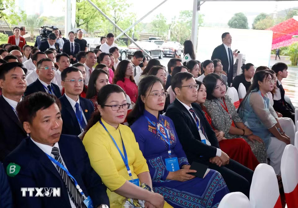 Đại biểu dự Lễ khai mạc Liên hoan nhân dân biên giới Việt-Trung. (Ảnh: Thống Nhất/TTXVN)