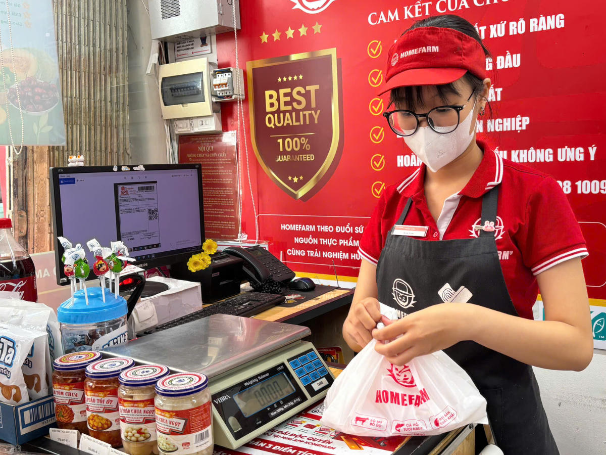Nhiều khách hàng của Homefarm đặt mua trực tuyến trên sàn với nhu cầu được giao nhận sản phẩm sớm.