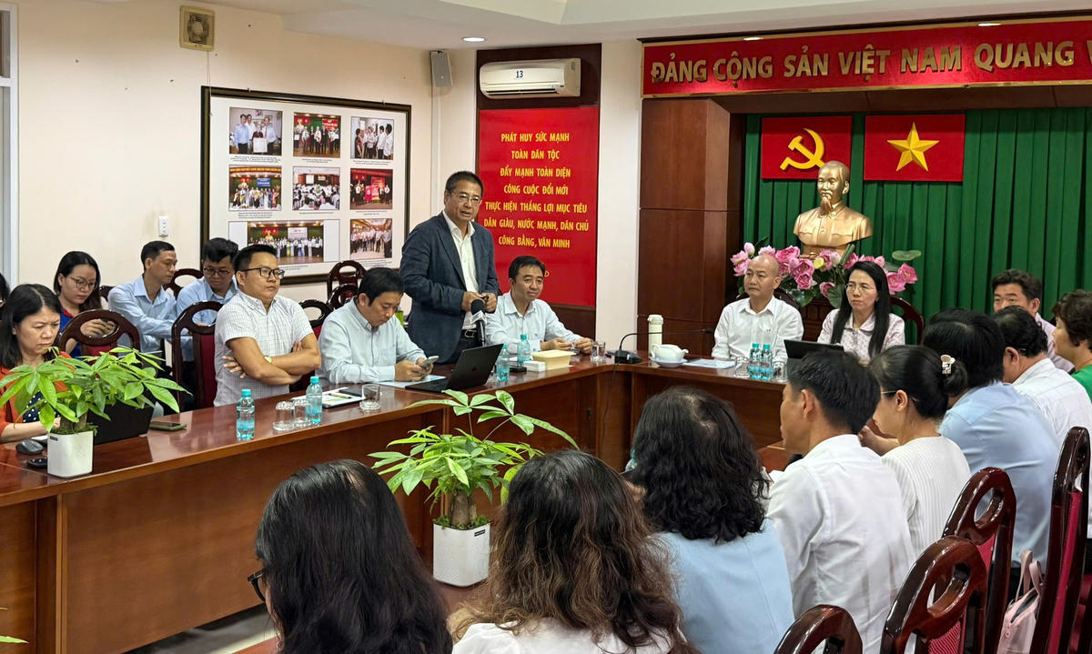 Quang cảnh buổi họp bàn về thí điểm chương trình "Tick xanh trách nhiệm" trong suất ăn trong trường học. Ảnh: H.T