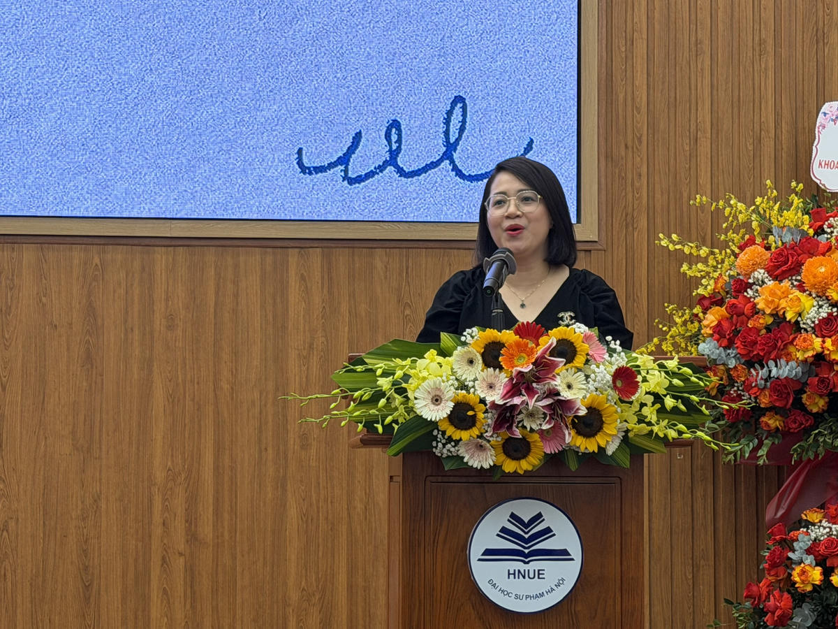 TS Nguyễn Thị Bích Thủy – Vụ Học sinh, sinh viên, Bộ GDĐT trình bày tham luận tại hội thảo.