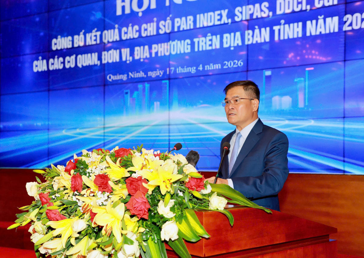 Chủ tịch UBND tỉnh Quảng Ninh Bùi Văn Khắng phát biểu chỉ đạo tại hội nghị.