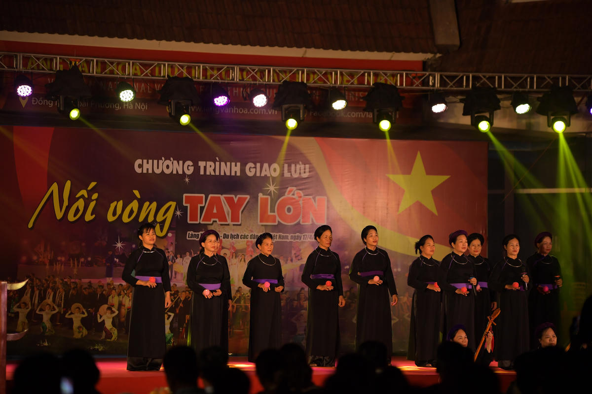 Tiết mục văn nghệ của đồng bào dân tộc Tày đến từ tỉnh Quảng Ninh.