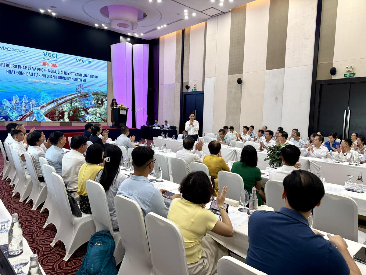 Sự kiện thu hút đông đảo cơ quan quản lý nhà nước, chuyên gia pháp lý, cộng đồng doanh nghiệp và các hiệp hội ngành nghề. Ảnh: Nguyễn Tú.