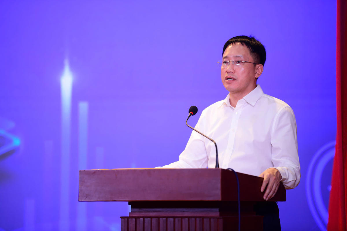 Ông Mai Sơn – Phó Cục trưởng Cục Thuế thông tin tại hội thảo. Ảnh: Q.Đ