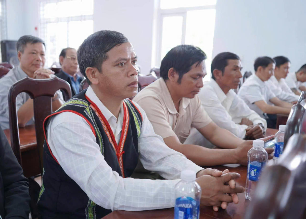 Các đại biểu dự hội nghị.