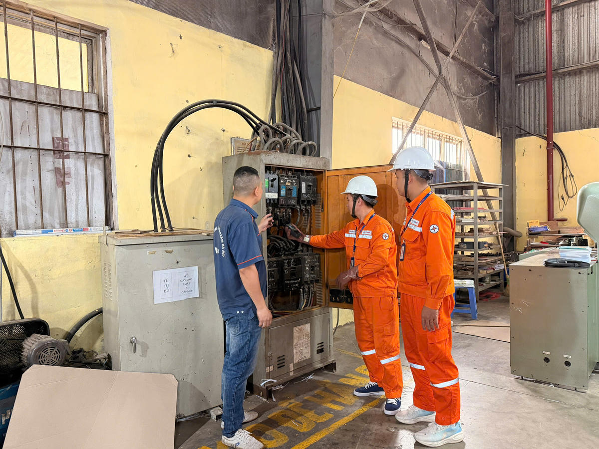 Xưởng in vận hành cần nhiều máy móc và thiết bị điện công suất lớn