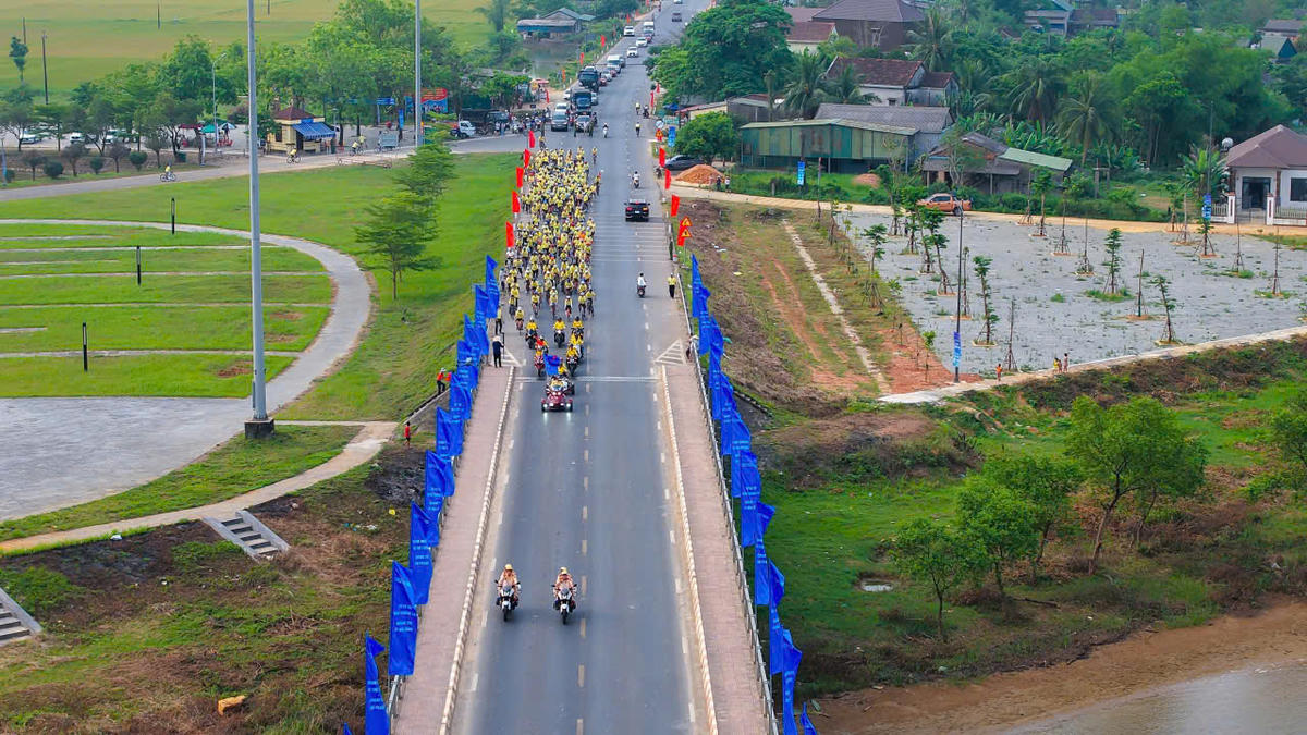 Quảng Trị: Tổ chức Thượng cờ tại Đôi bờ Hiền Lương - Bến Hải