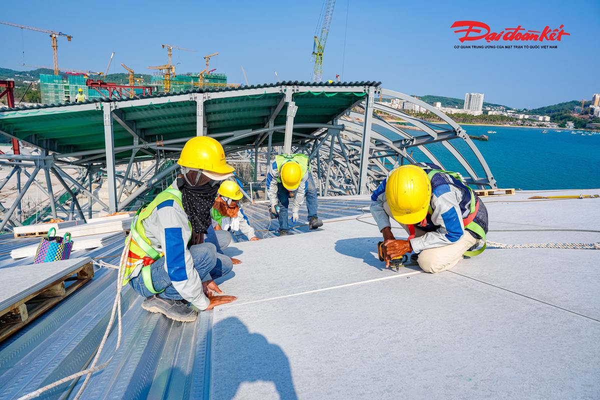 Tăng tốc đưa Trung tâm Hội nghị APEC cán mốc 90%, diện mạo siêu công trình dần rõ ràng