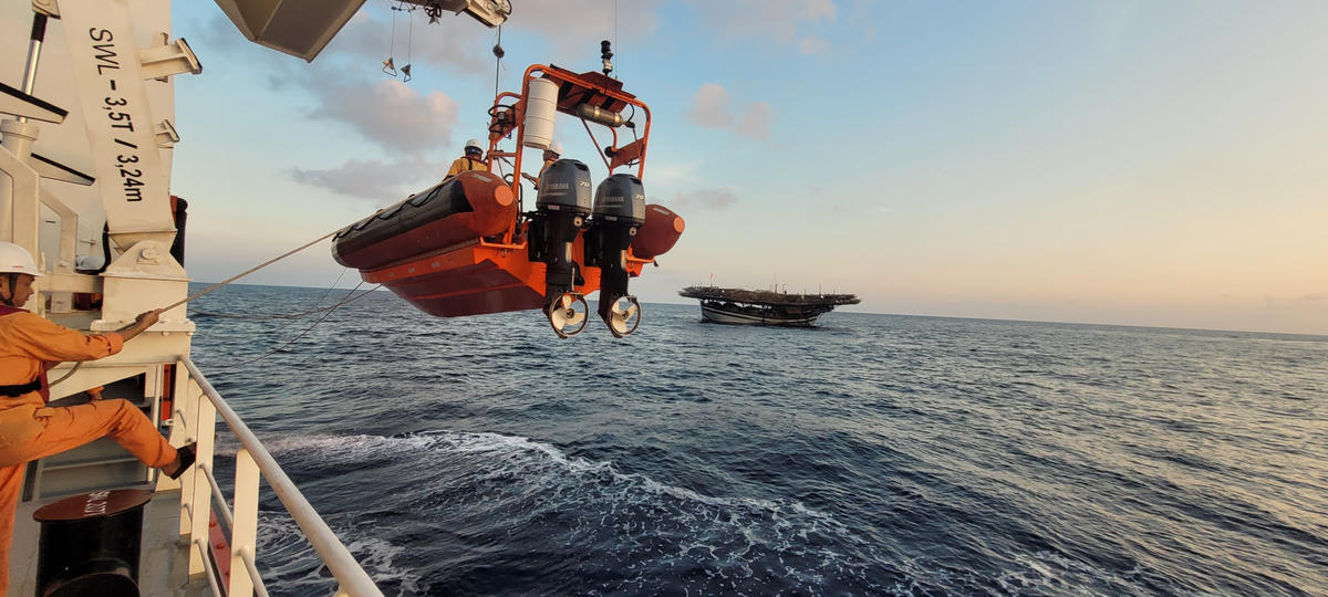 Đà Nẵng: Tàu cứu nạn SAR 631 cứu ngư dân bị đột quỵ ở Hoàng Sa