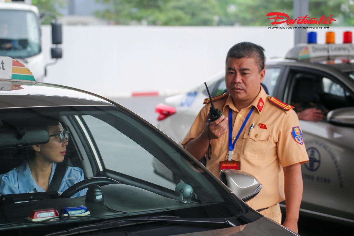 Hà Nội: Phát clip tai nạn giao thông trước giờ sát hạch lái xe để nâng cao nhận thức, trách nhiệm của học viên