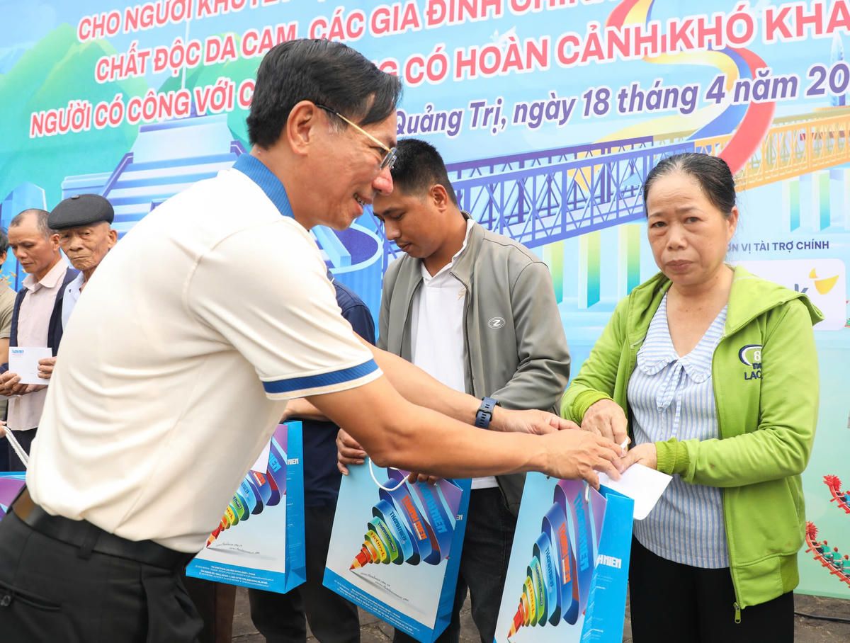 Quảng Trị: Tổ chức Thượng cờ tại Đôi bờ Hiền Lương - Bến Hải