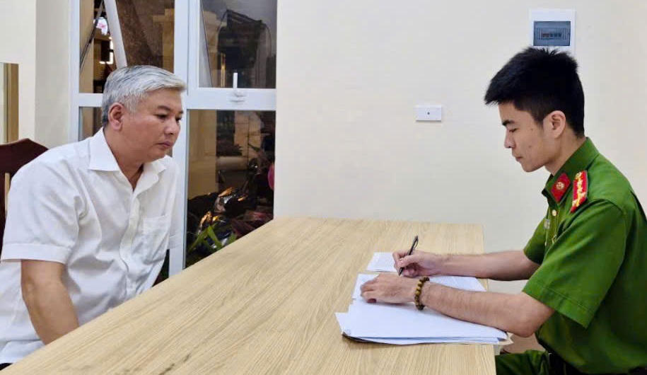 Tài xế Nguyễn Ngọc Ngân tại cơ quan công an.