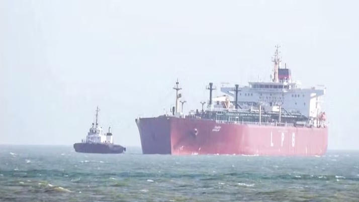 Iran tái áp đặt phong tỏa eo biển Hormuz sau tuyên bố cứng rắn của Mỹ