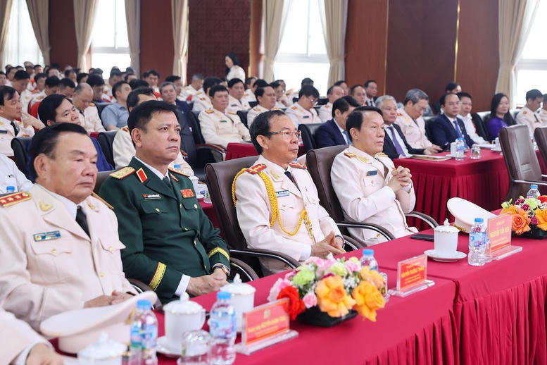 Thủ tướng Lê Minh Hưng: Tên gọi "Cảnh sát hình sự" mãi là niềm tin cậy của Nhân dân- Ảnh 9.