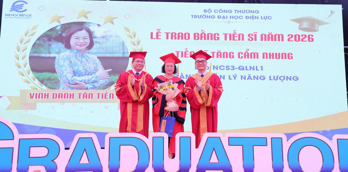 Trường Đại học Điện lực trao bằng tốt nghiệp cho gần 1.500 tân khoa