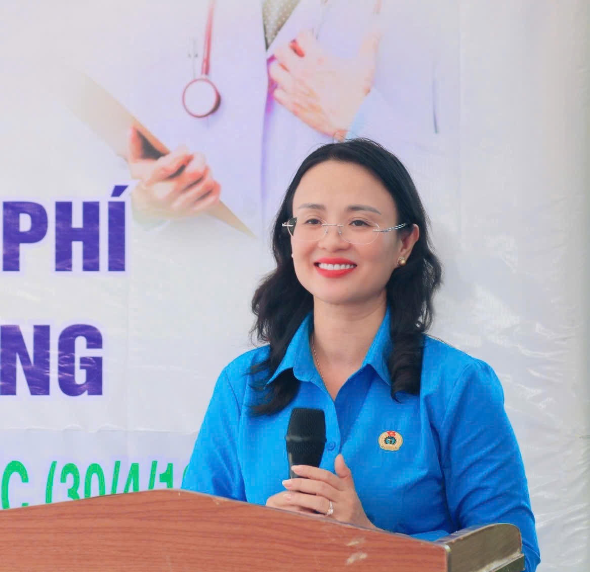 Bà Lê Thị Sương Mai, Phó Chủ tịch Uỷ ban MTTQ Việt Nam TP Cần Thơ, Chủ tịch LĐLĐ TP Cần Thơ phát biểu. Ảnh CTV