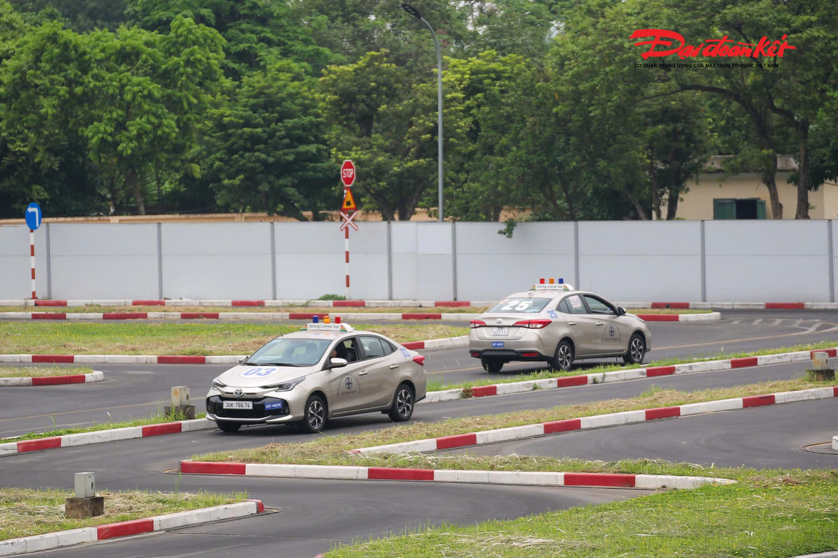 Hà Nội: Phát clip tai nạn giao thông trước giờ sát hạch lái xe để nâng cao nhận thức, trách nhiệm của học viên