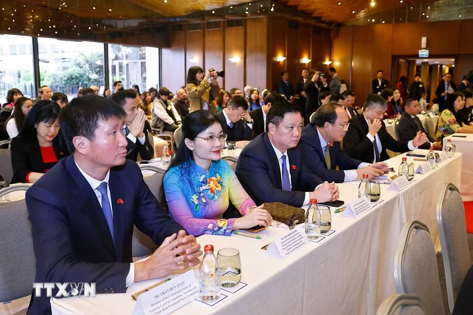 Đại biểu dự cuộc gặp. (Ảnh: Doãn Tấn/TTXVN)