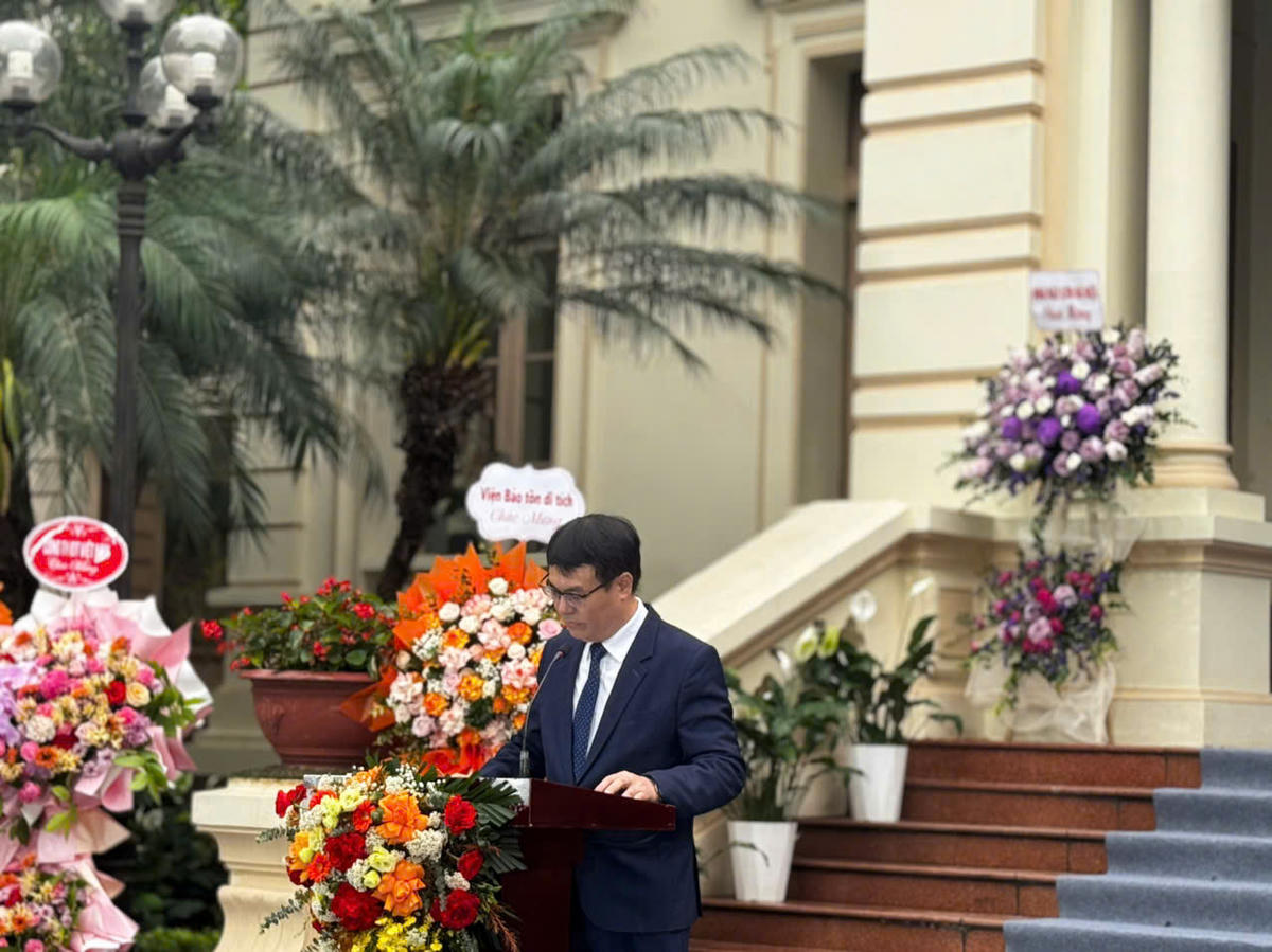 Phát biểu tại Lễ khai mạc, ông&nbsp;Nguyễn Xuân Dũng - Giám đốc Thư viện Quốc gia Hà Nội cho biết:&nbsp;trong bối cảnh chuyển đổi số diễn ra mạnh mẽ, sách vẫn giữ vai trò nền tảng trong việc tích lũy, truyền tải và phát triển tri thức. Văn hóa đọc không chỉ góp phần nâng cao hiểu biết mà còn giúp hình thành tư duy phản biện, năng lực sáng tạo và khả năng thích ứng của mỗi cá nhân trước những thay đổi nhanh chóng của xã hội.