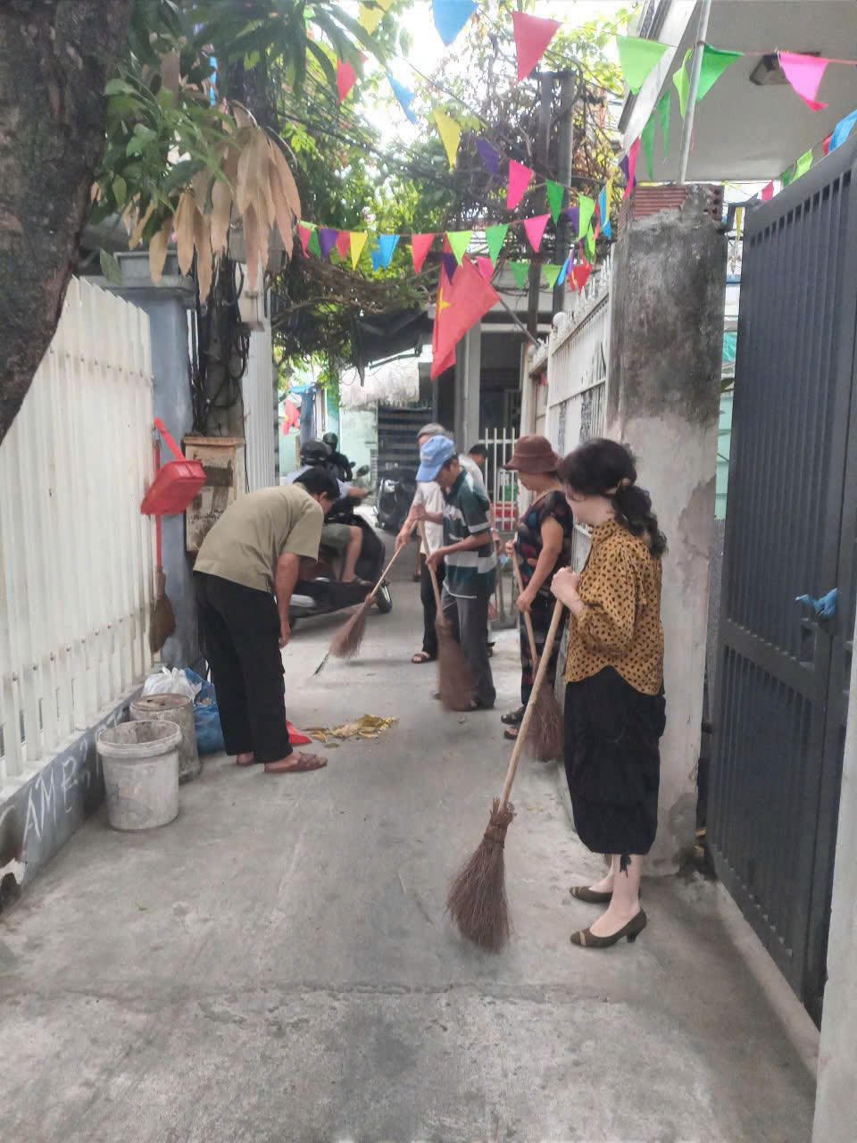 Đà Nẵng: Đồng loạt ra quân dọn vệ sinh môi trường 