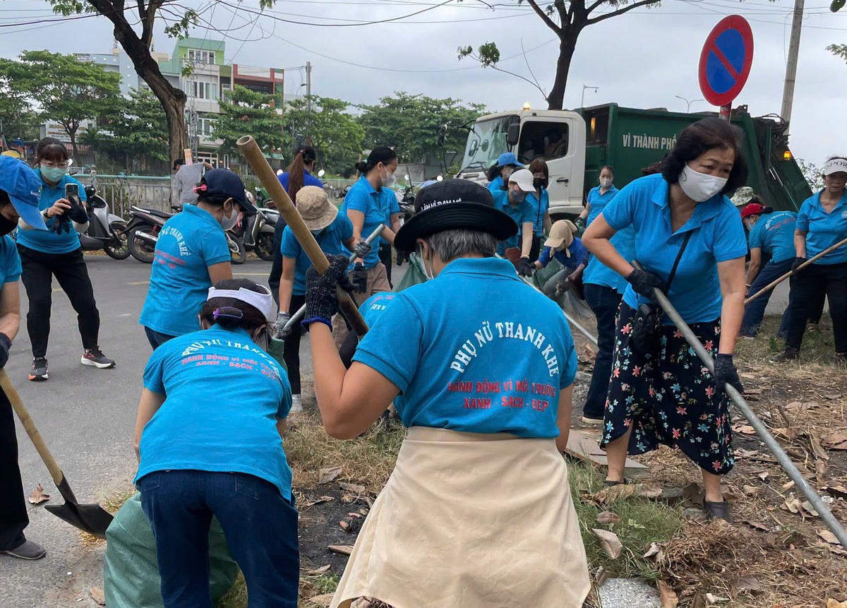 Đà Nẵng: Đồng loạt ra quân dọn vệ sinh môi trường 