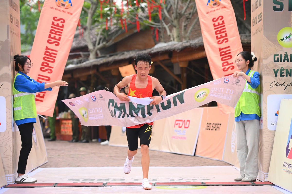 Quảng Ninh: Hơn 1.100 vận động viên tham gia chinh phục đỉnh Phù Vân