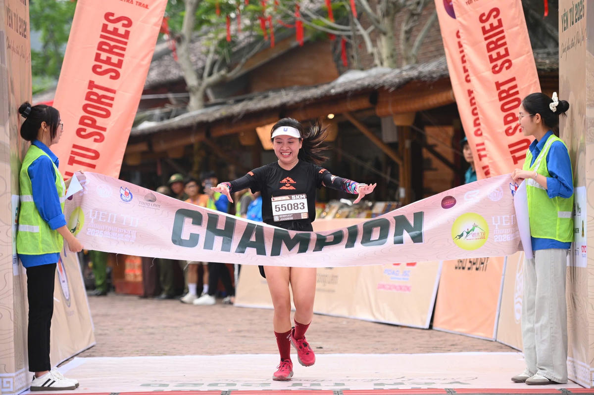 Quảng Ninh: Hơn 1.100 vận động viên tham gia chinh phục đỉnh Phù Vân