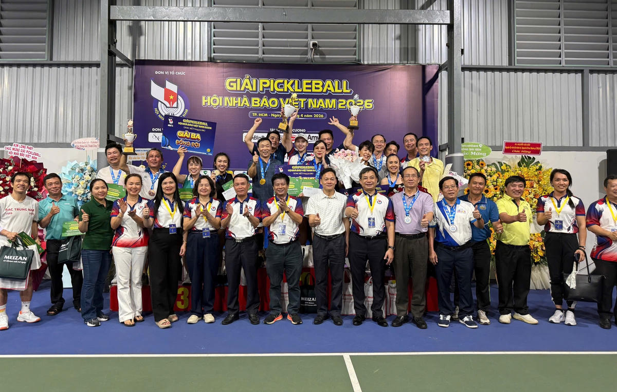 Những vận động viên đoạt giải sau các trận đấu đầy cảm xúc. Ảnh: C.Quang.