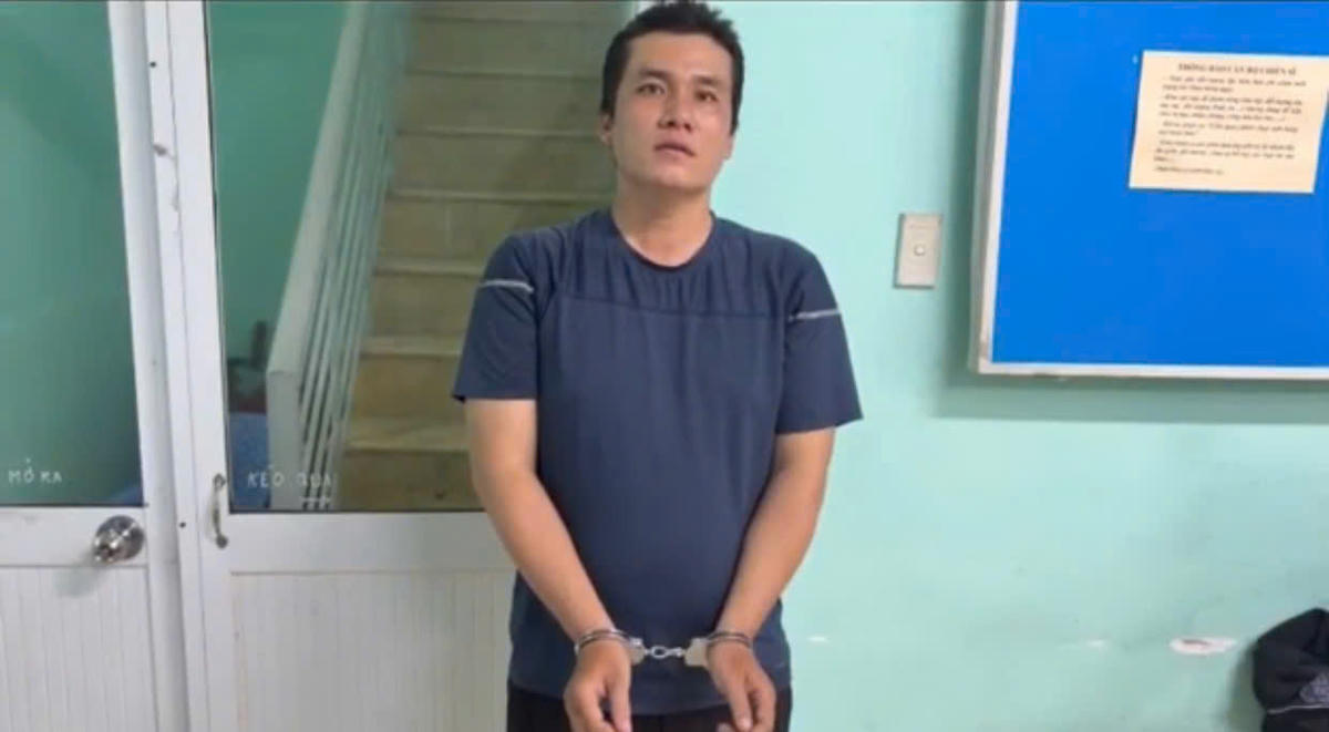 Hoà tại cơ quan công an. Ảnh: CA.