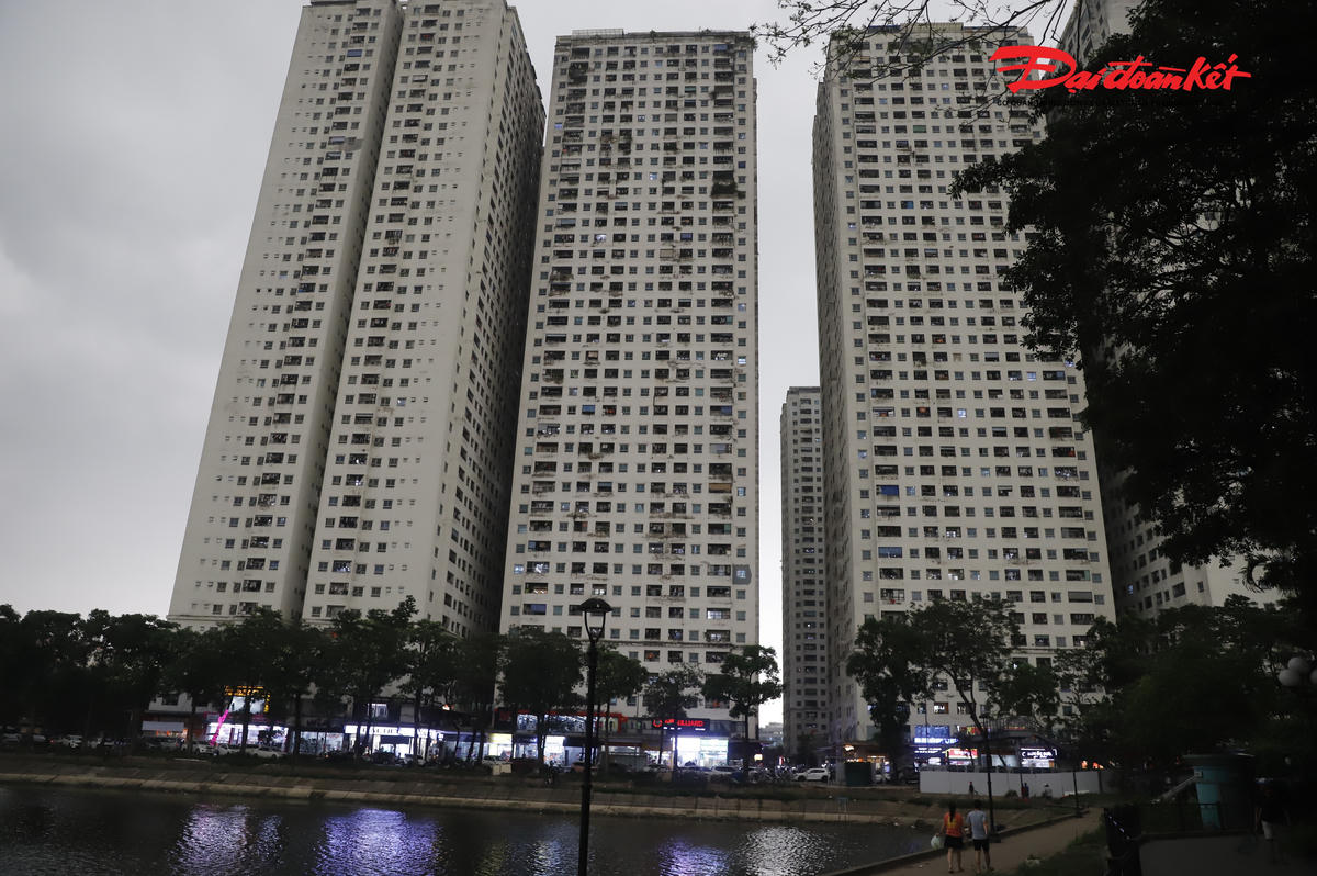 Toàn cảnh chung cư vượt tầng tại Linh Đàm: Cư dân chờ lời giải về sổ hồng