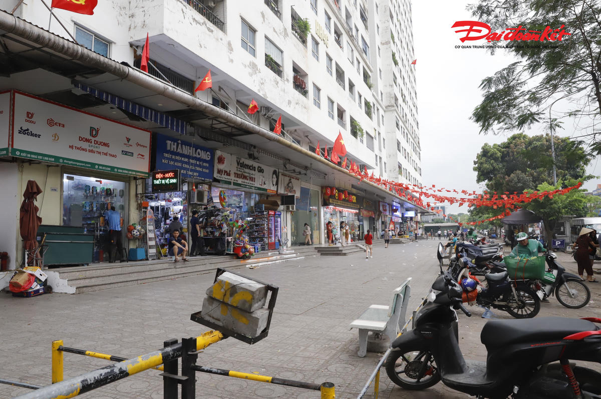 Toàn cảnh chung cư vượt tầng tại Linh Đàm: Cư dân chờ lời giải về sổ hồng