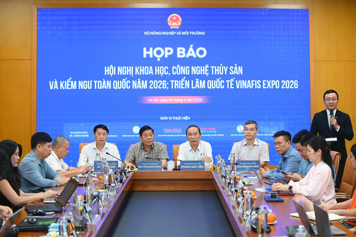 Toàn cảnh buổi họp báo. Ảnh: Tùng Đinh.