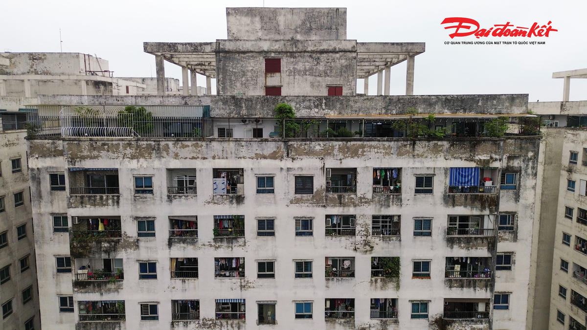 Toàn cảnh chung cư vượt tầng tại Linh Đàm: Cư dân chờ lời giải về sổ hồng