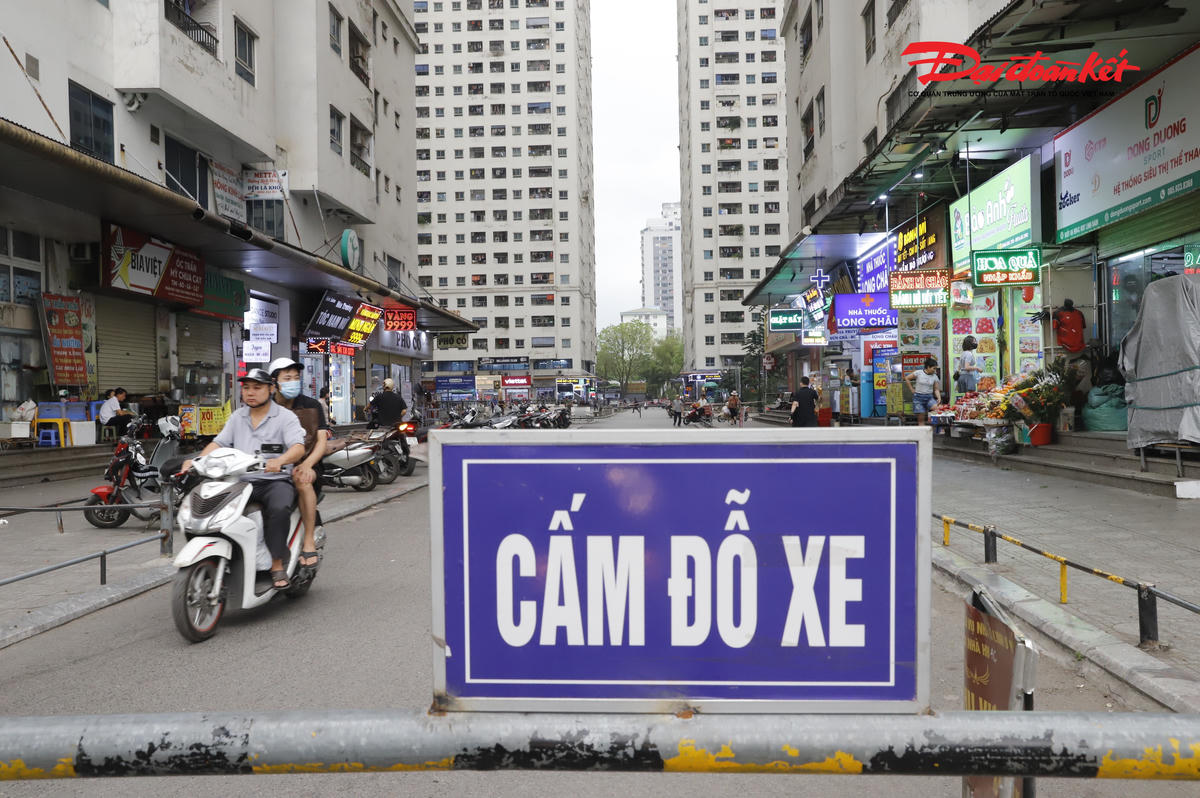 Toàn cảnh chung cư vượt tầng tại Linh Đàm: Cư dân chờ lời giải về sổ hồng