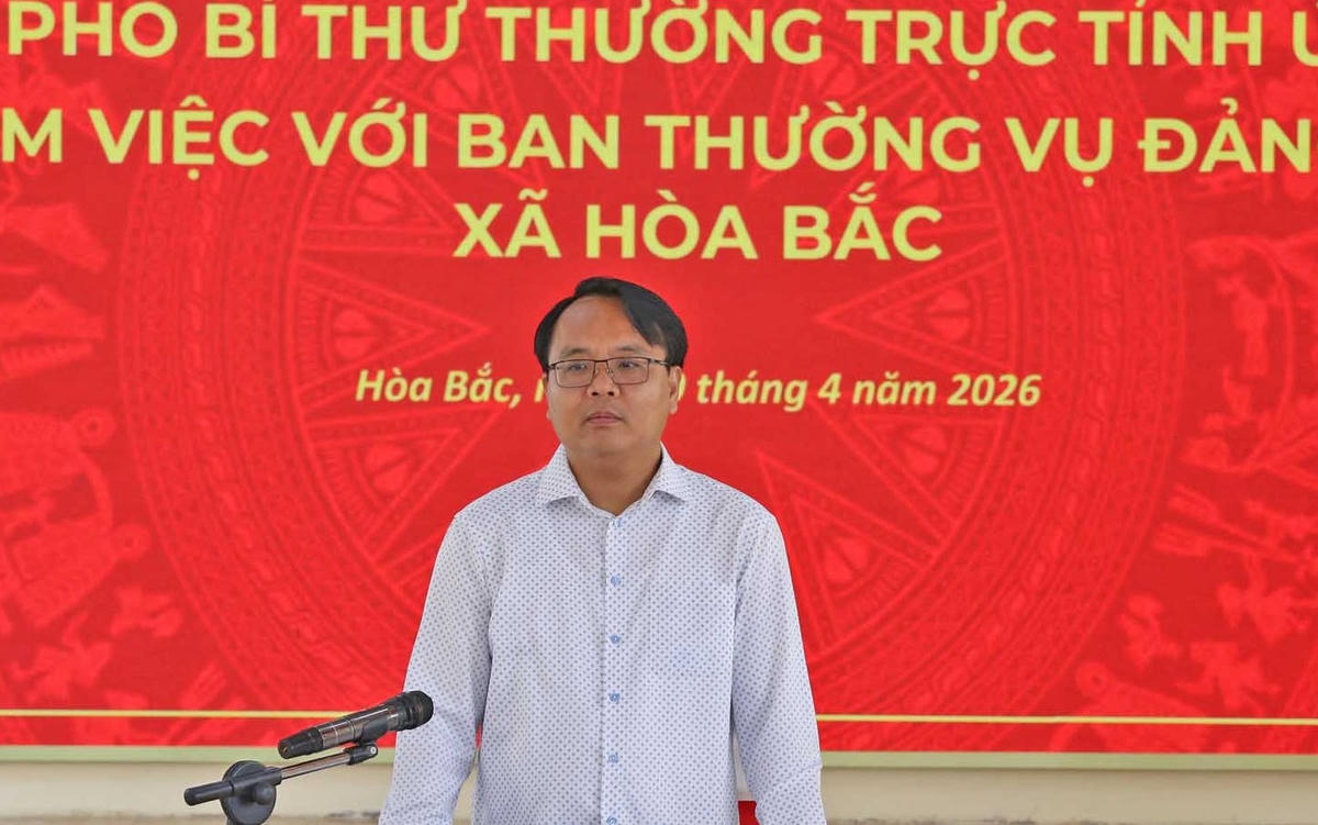 Ông Đặng Hồng Sỹ, Phó Bí thư Thường trực Tỉnh ủy Lâm Đồng phát biểu tại cuộc họp.