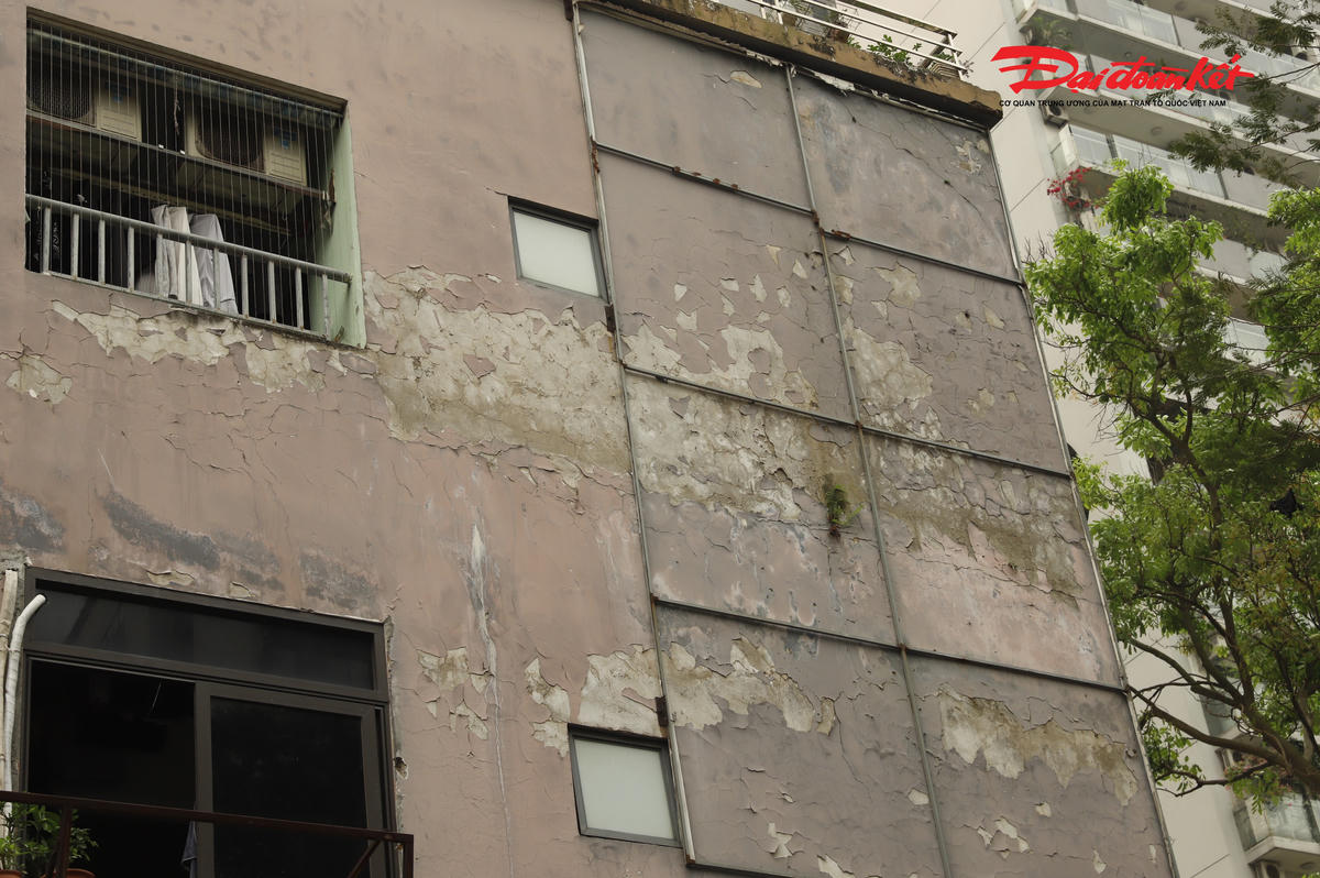 Toàn cảnh chung cư vượt tầng tại Linh Đàm: Cư dân chờ lời giải về sổ hồng